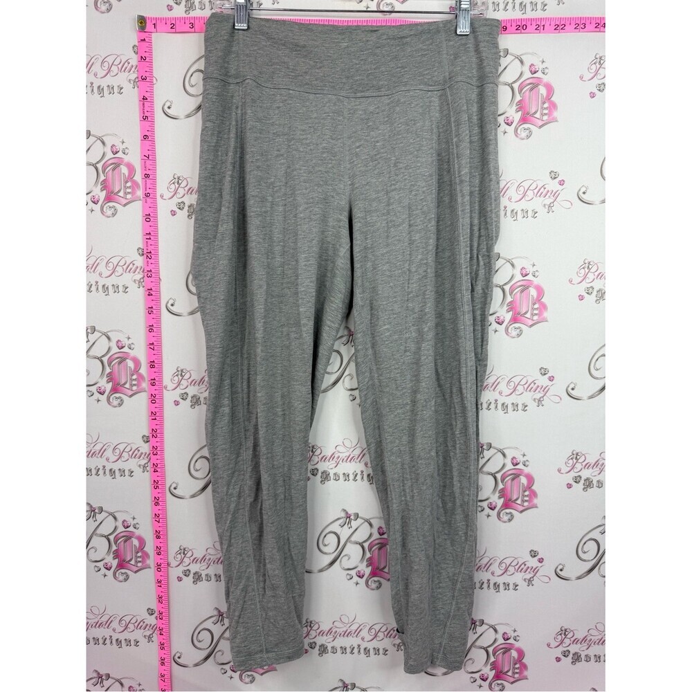 Lululemon capri cut out sides RARE Gray Women's Jersey Lounge Pants -
